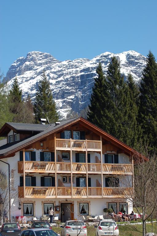 Rifugio Caltena Fiera Di Primiero Exterior photo